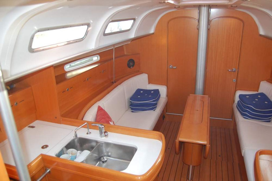 Beneteau First 40.7 training yacht - photo 6