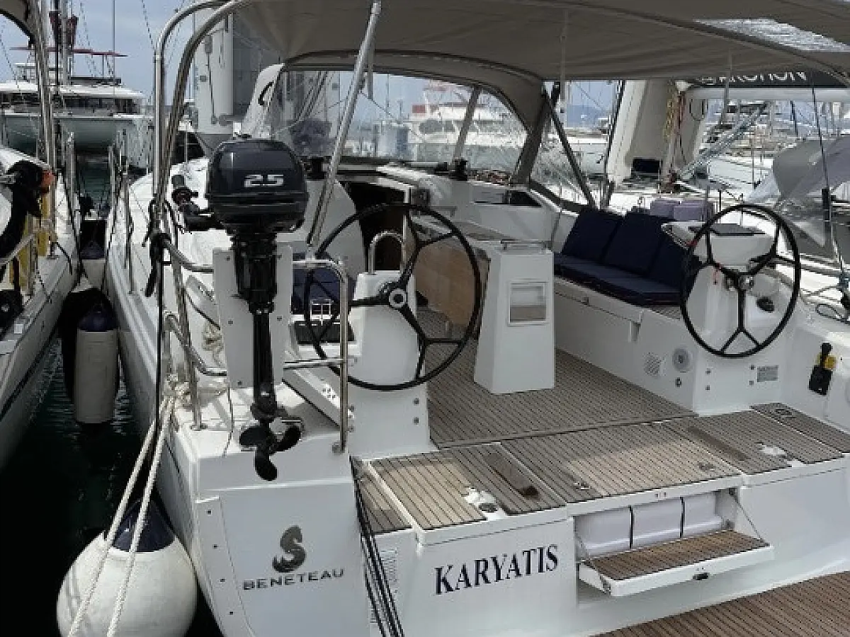 Karyatis 1