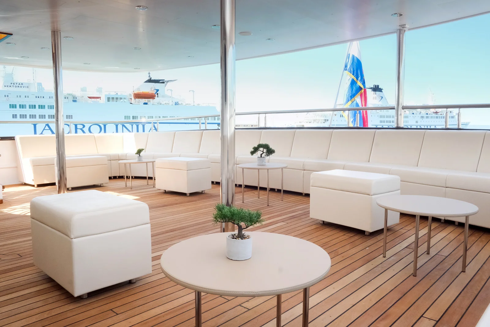 MV Aurelia - photo 5