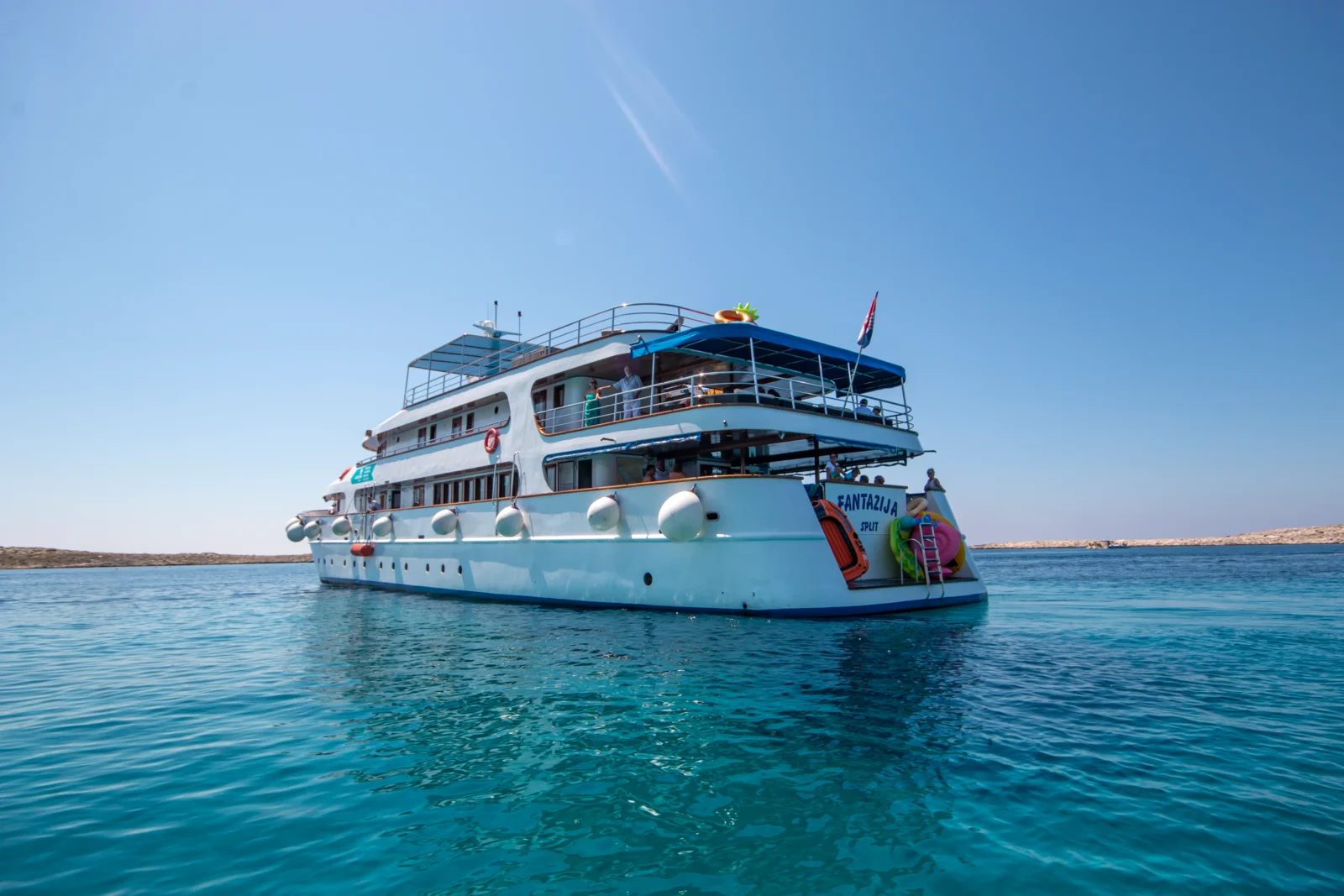 MV Fantazija 4