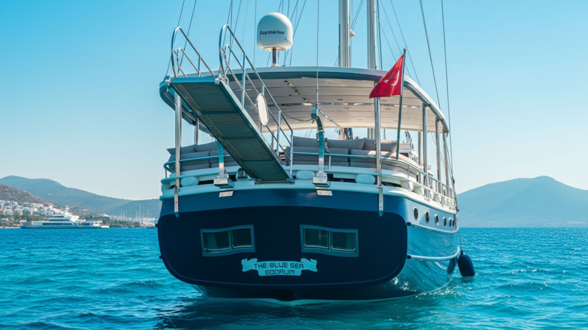The Blue Sea - photo 5